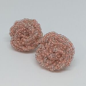 👍 5 for $20 vintage Japan pink & clear seed bead gold tone clip on earrings